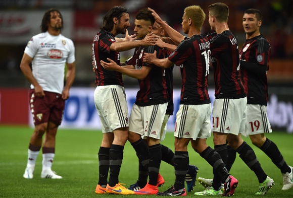 Милан с класика в последния си домакински мач за сезона